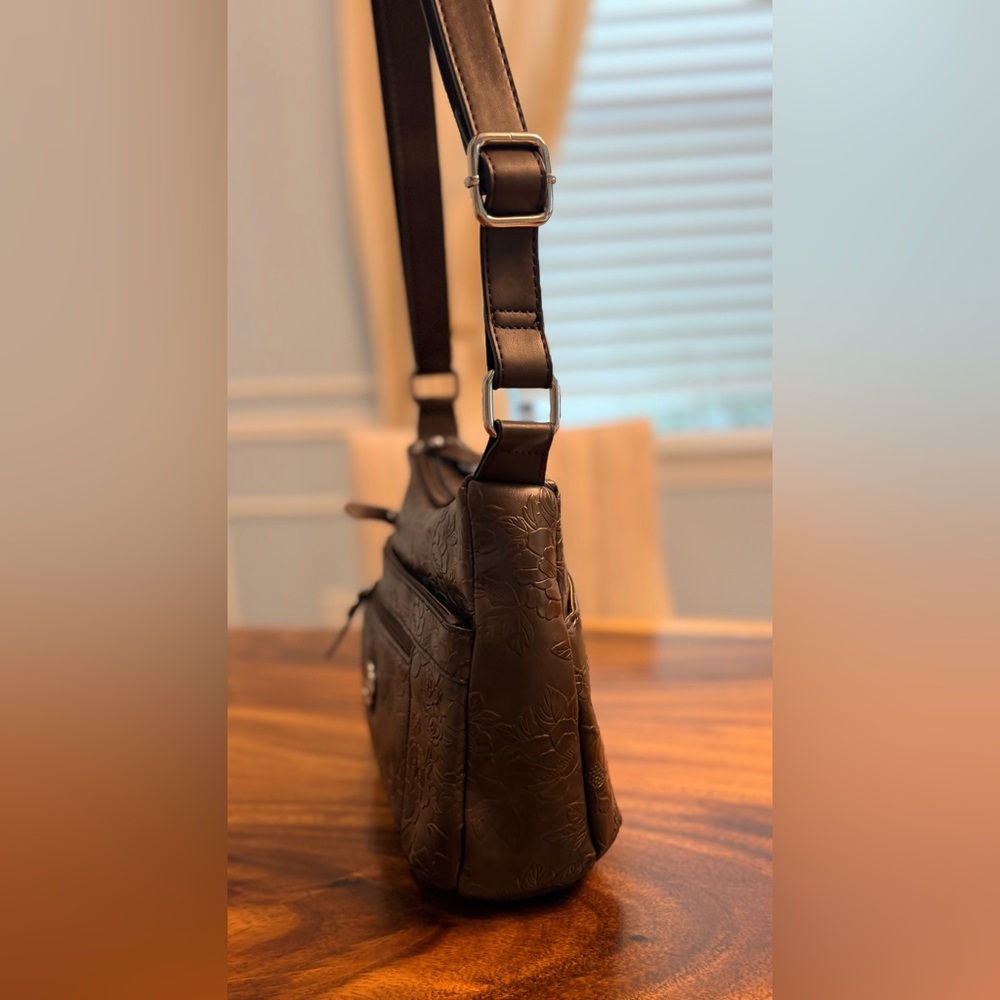 Giani Bernini Brown Embossed Leather Shoulder Bag - Picture 5 of 12